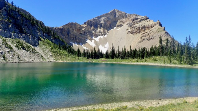 The Bob does not have very many lakes, but it has some gems, such as Dean Lake.