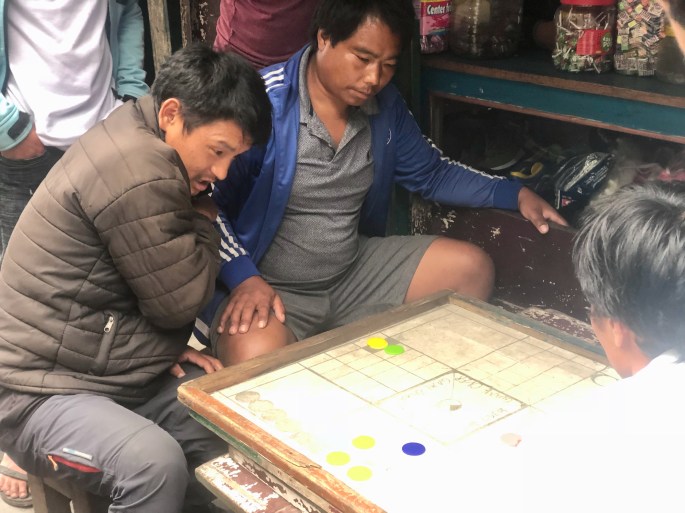 A game attracts a crowd