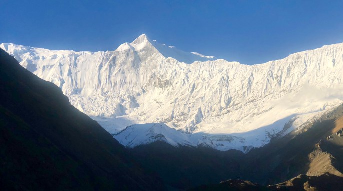 Crystal clear morning view of Annapurna I