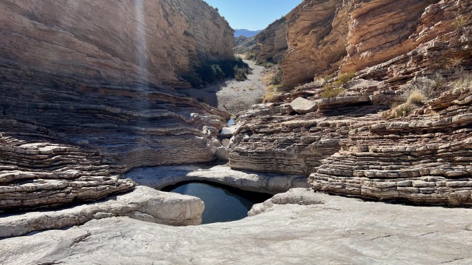 8C6A70C6-7F3F-4E80-80DC-BD50149CC942_1_201_a